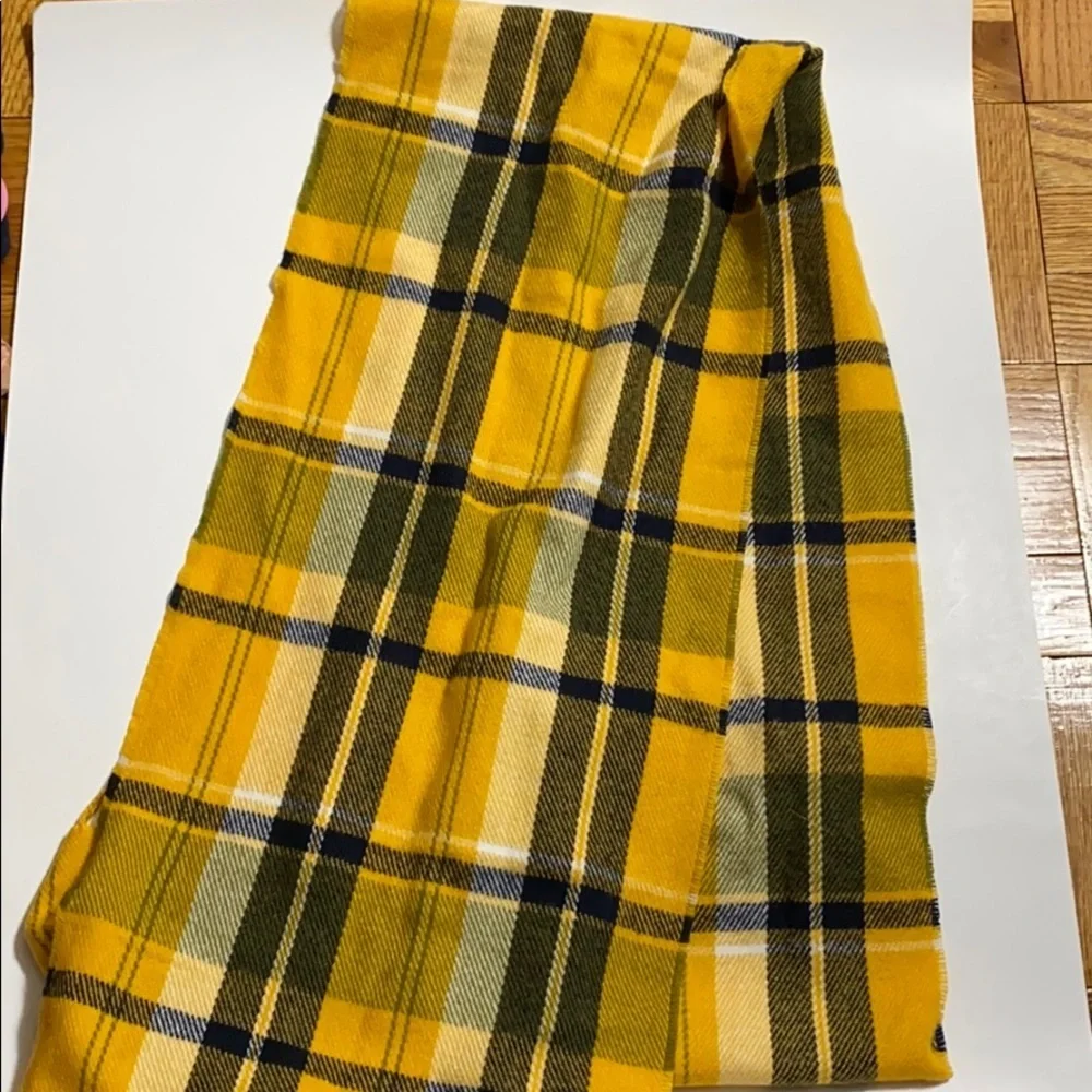 old navy yellow and black scarf 🧣